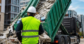 Вывоз строительного мусора в Мончегорске: услуги лицензированной компании — ПроМусор